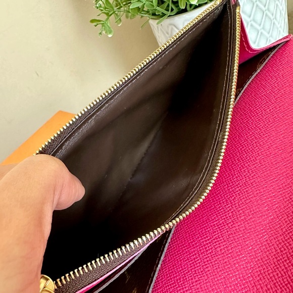 LV Monogram Bloom Flower Emilie Wallet Fuchsia - Picture 9 of 12